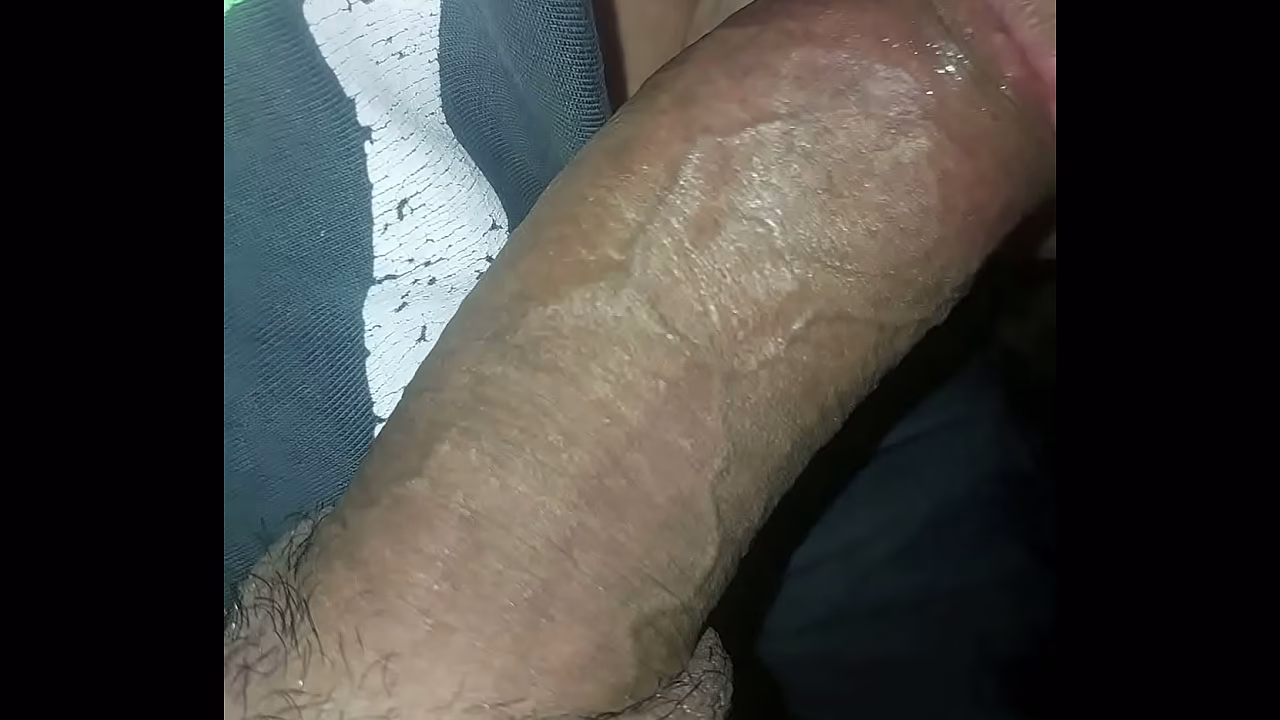 Me encanta tragarme el semen de mi esposo cada vez que le doy su rica mamada al despertar!!