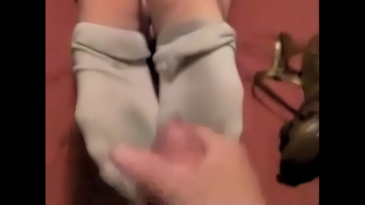 CUM SHOTS TO TEEN FEET