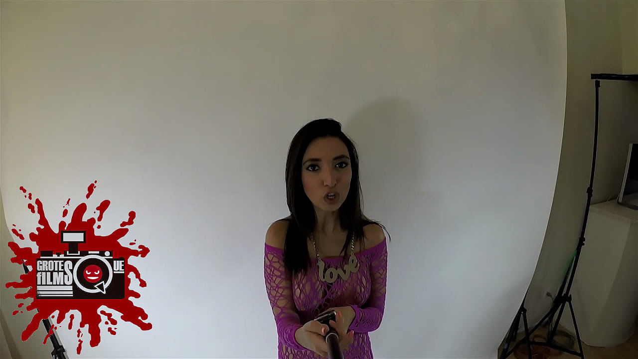 Frida Sante y Melody Petite en firma de aut&oacute;grafos 21 DE NOVIEMBRE CAPITAL