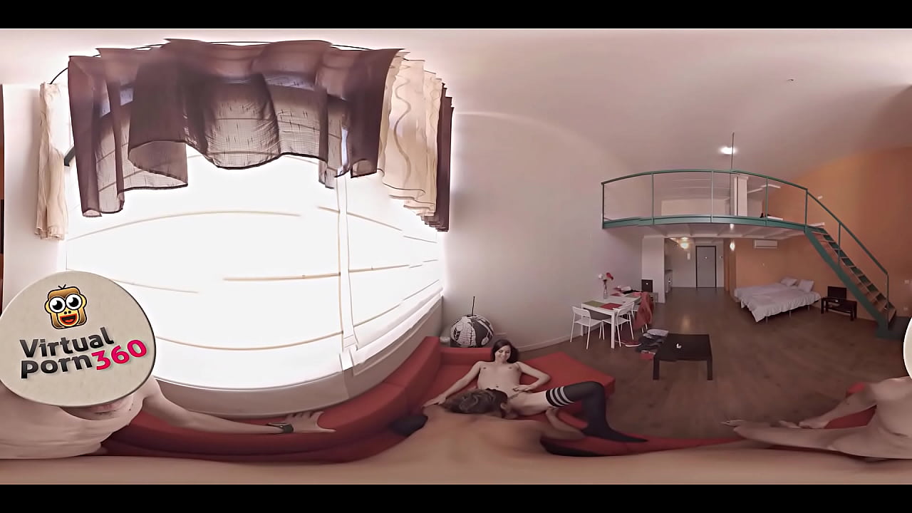 VR Porn Amber and Julia share a cock