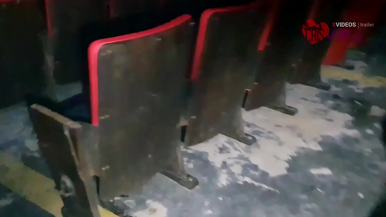 Fui junto com a NanaBukkake no cinema kratos em s&atilde;o paulo, fomos cadela de mais de 20 machos.