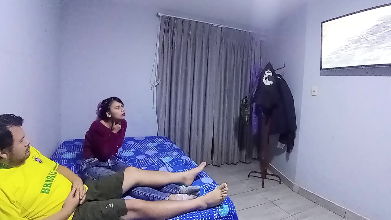 Me invito a ver pel&iacute;cula, pero termin&eacute; siendo follada a su gusto hasta quedar pre&ntilde;ada