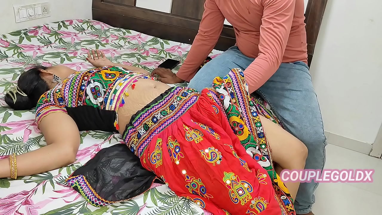 भागो जल्दी कोमल आ गई सायद