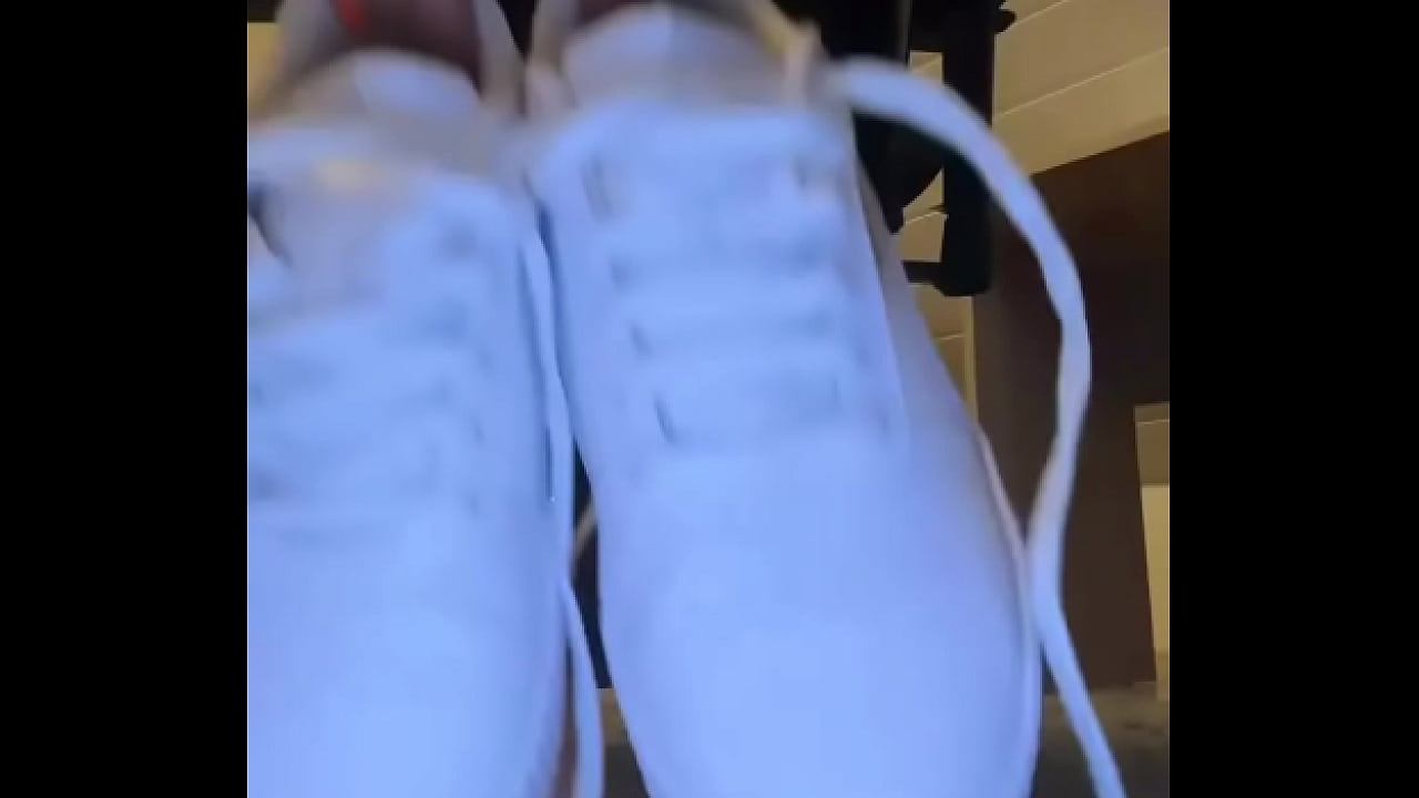 Good Morning! I love the combination with leather pants and nylon socks #barefoot #feetworld #fetish #feet #Leather ...