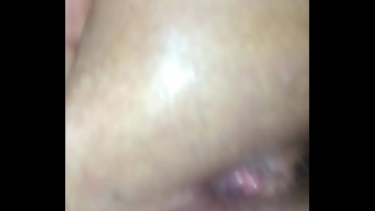 Neg&atilde;o fudendo cu da coroa bem gostoso