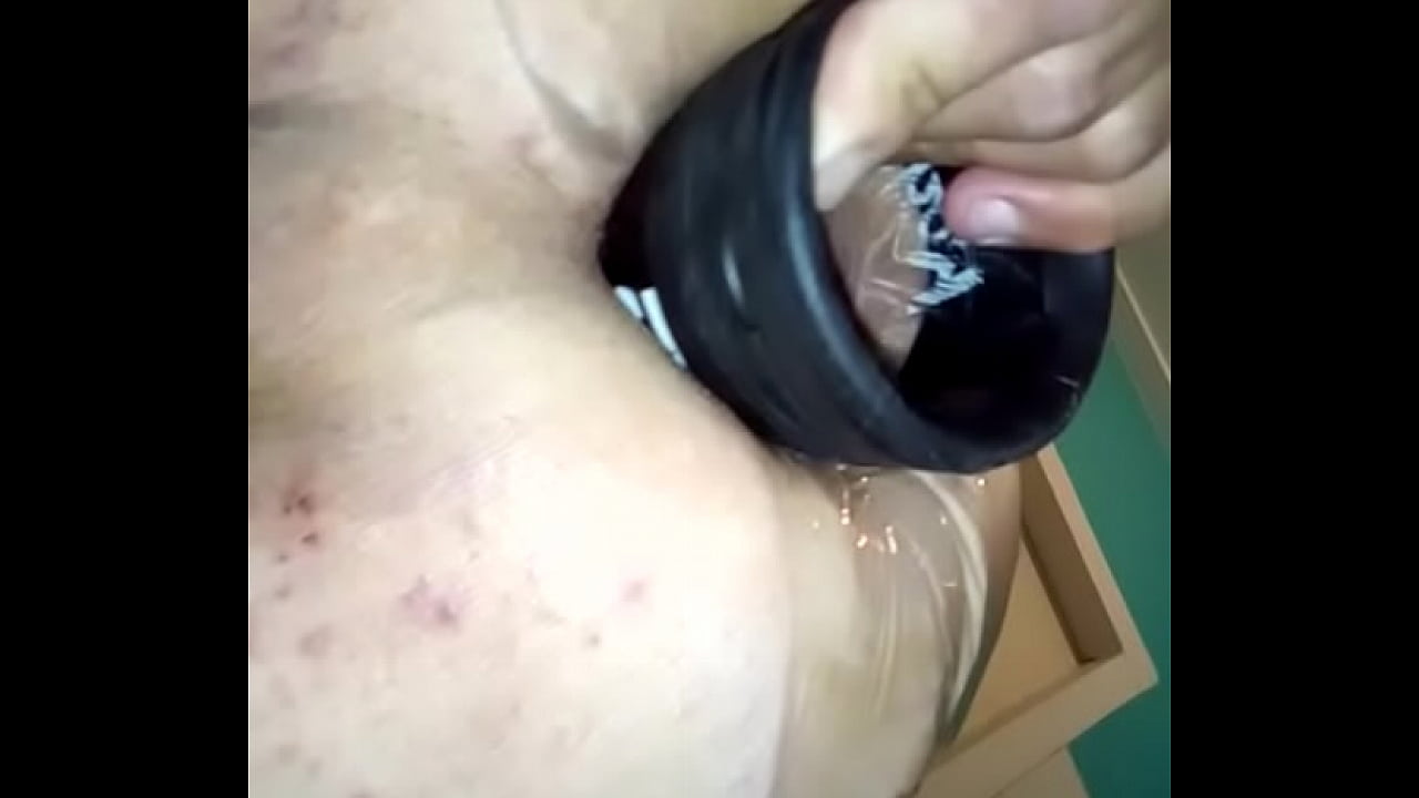 Alain is supergeil en wil zijn kont oprekken123