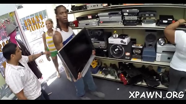 Hotty is having sex in shop