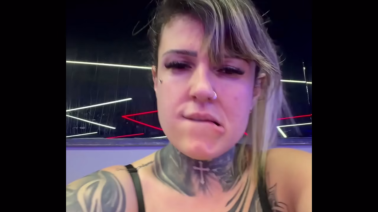 No ano novo fui treinar na academia com vibrador na buceta ! Amei gozar gostoso escorreu pelas pernas fiquei toda molhada