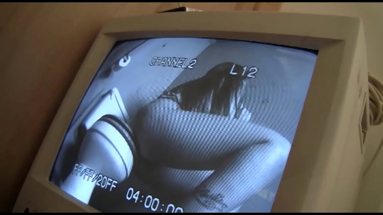 Lynn Craves Cock So It's No Surprise She Sucks One Poking Through The Wall