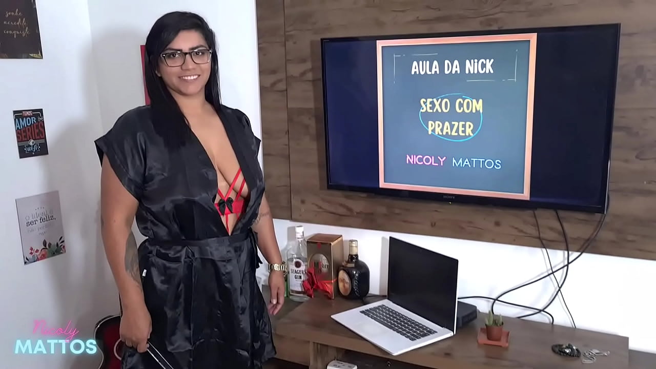 Professora recebe gozada na boca