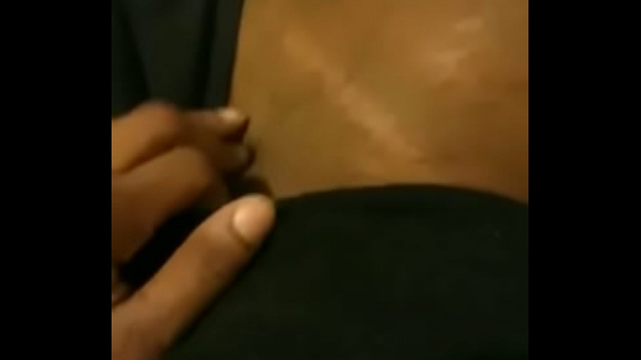 Ebony can&rsquo;t take head