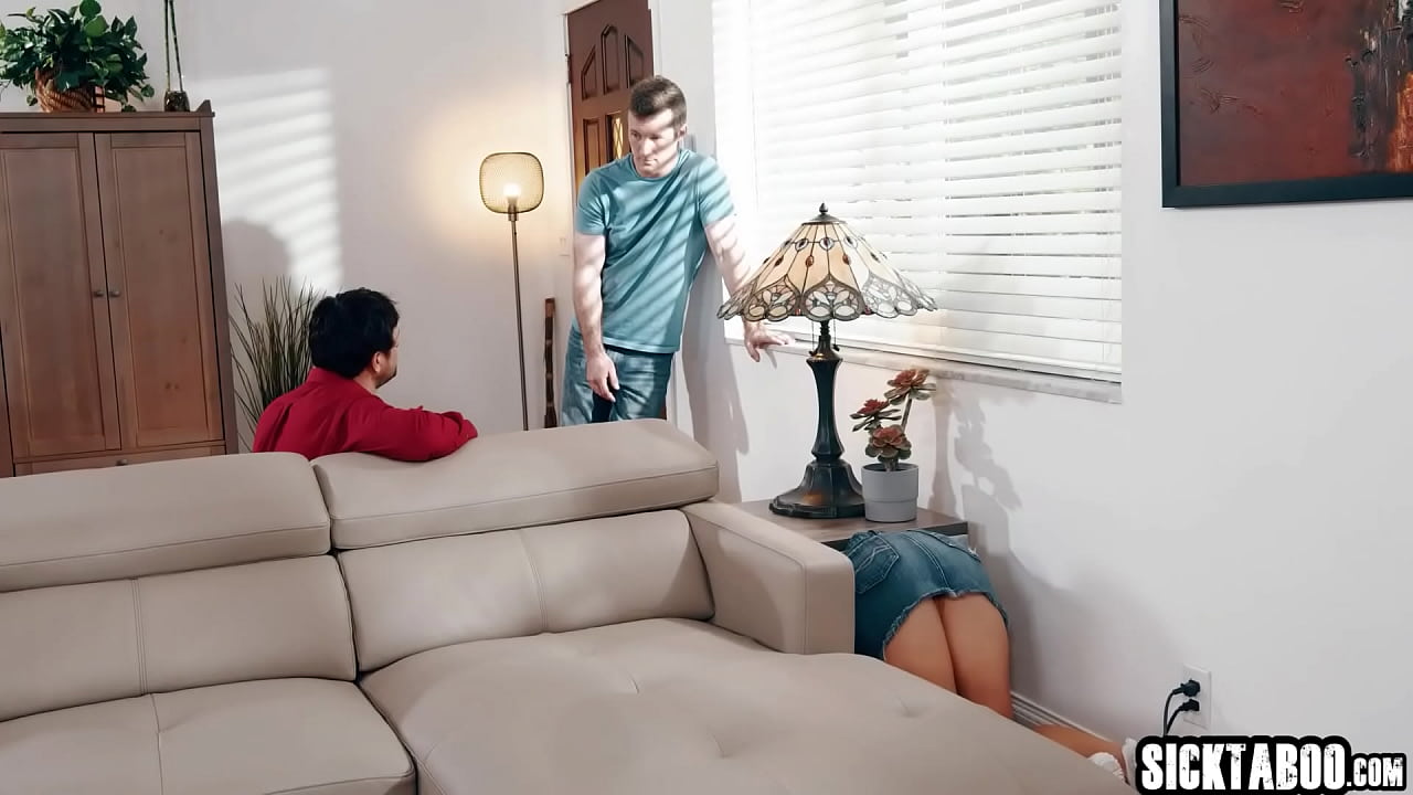 Sexy MILF got fucked so hard and enjoyed rough sex before she gave a blowjob