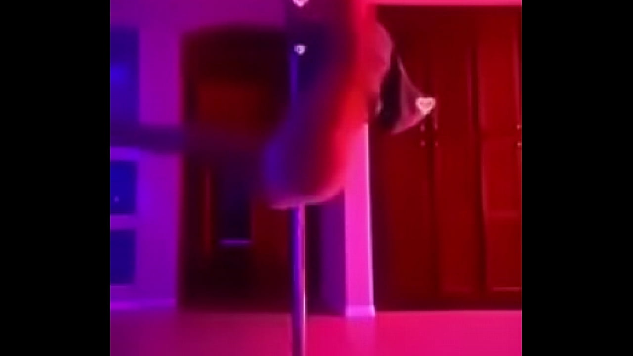 Pole dancing thot