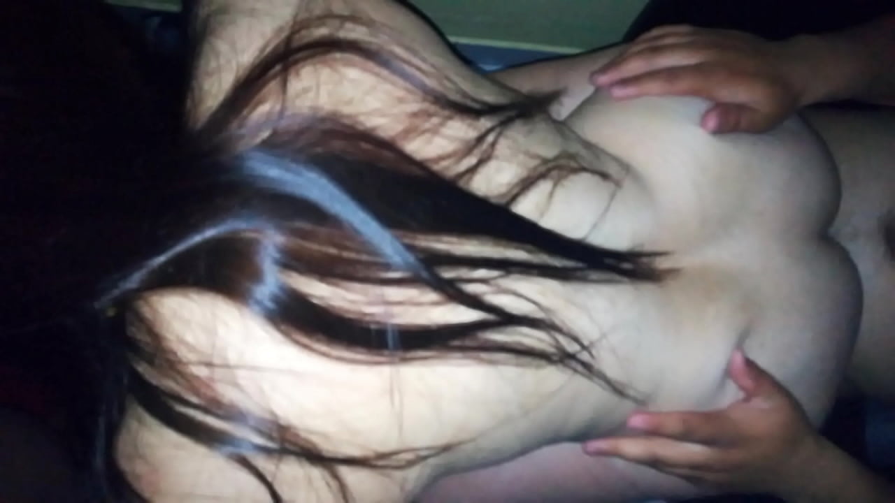 Nalgoncita rica cabalgando en la verga goloza