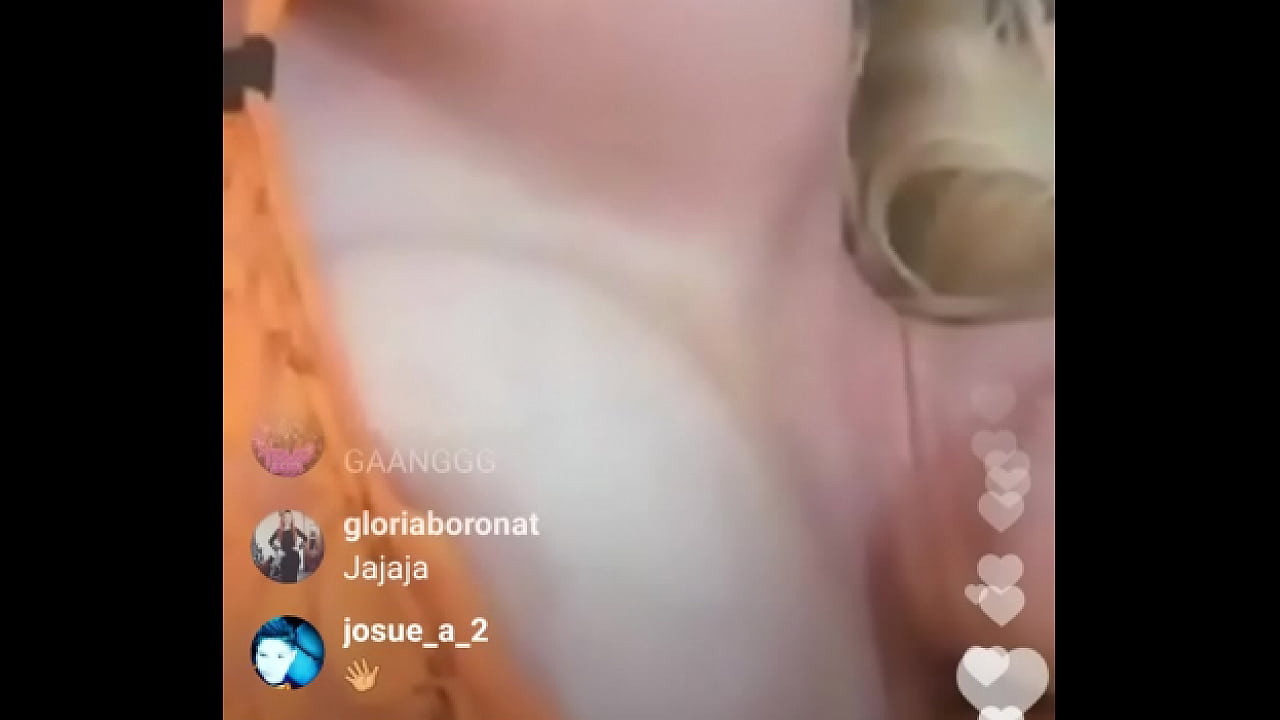 Ense&ntilde;a las tetas