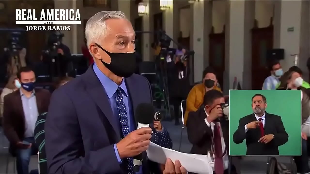 Andr&eacute;s Manuel es penetrado por reportero