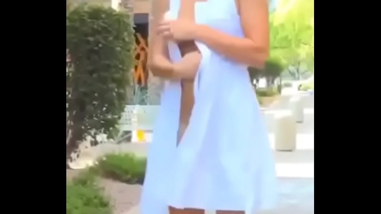 Whats is her name?? Cual es el nombre de la chica??