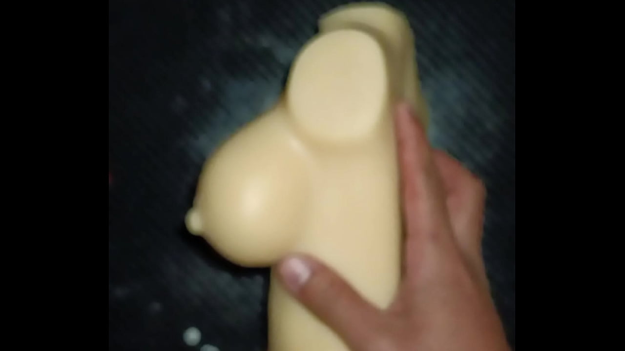 Dolly recibe en todas las posiciones! Aprieto sus tetas y disfruta de puro sexo anal.