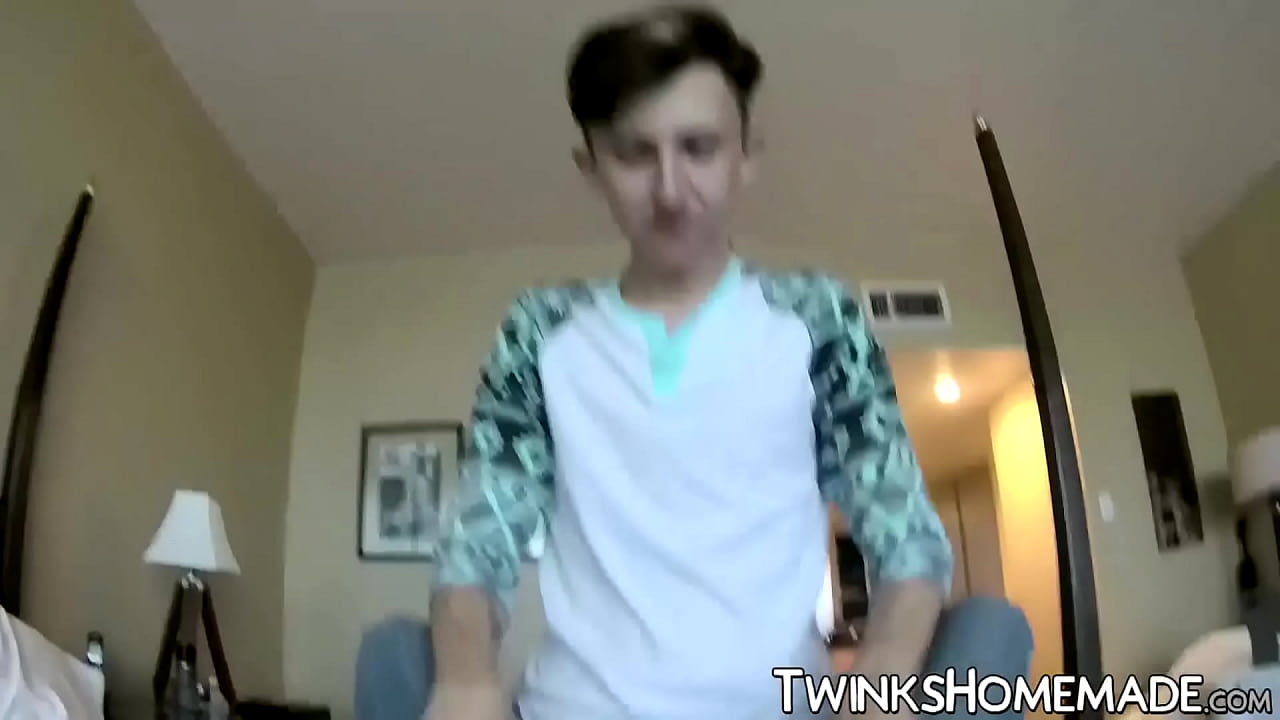 Horny boys homemade bareback encounter