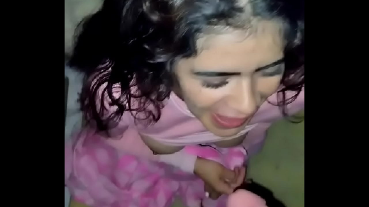 Perra quiere que le diga c&oacute;mo mamarmela me dice que no sabe c&oacute;mo chuparla.