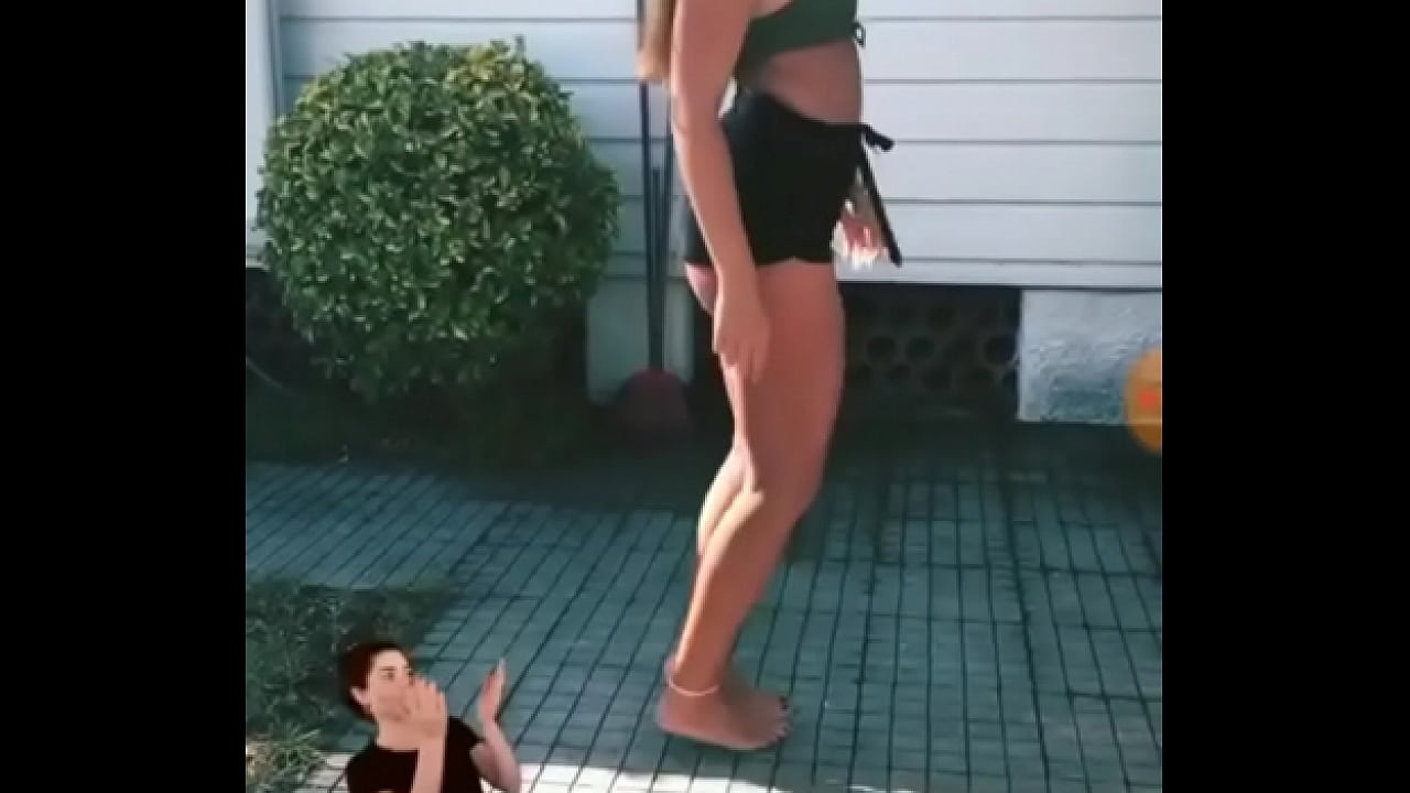 Sexy In&ecirc;s Pereira