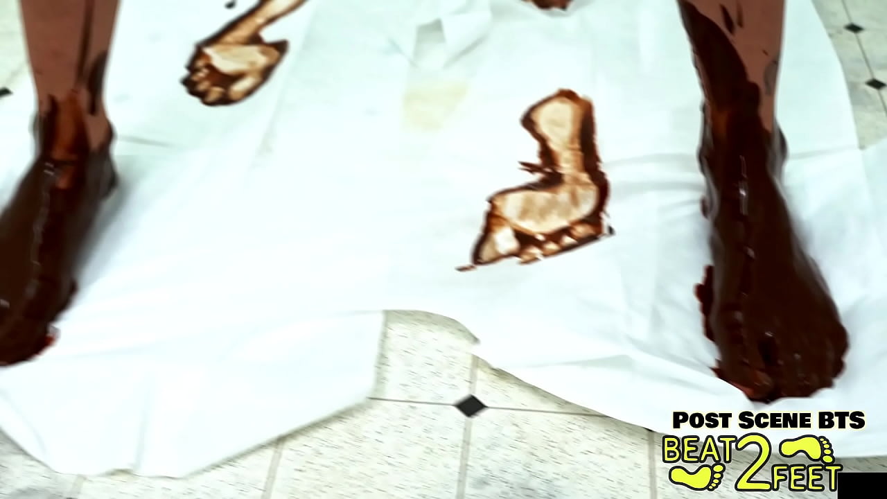 Raven Rogues Tooties & Feetisies Find BIG Vat Of Pudding & Go For A Dip! Full Foot Fetish Movie @Beat2Feet!