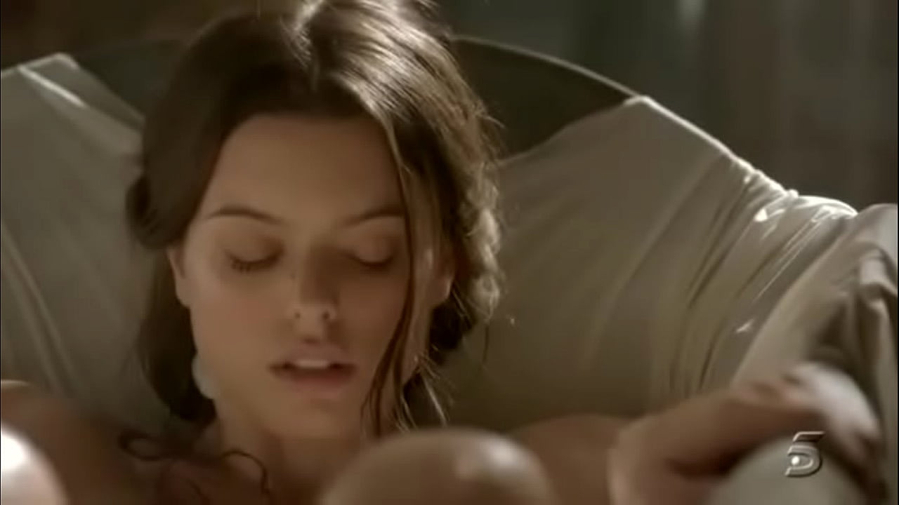 La actriz Adriana Torrebejano follando en series y pel&iacute;culas