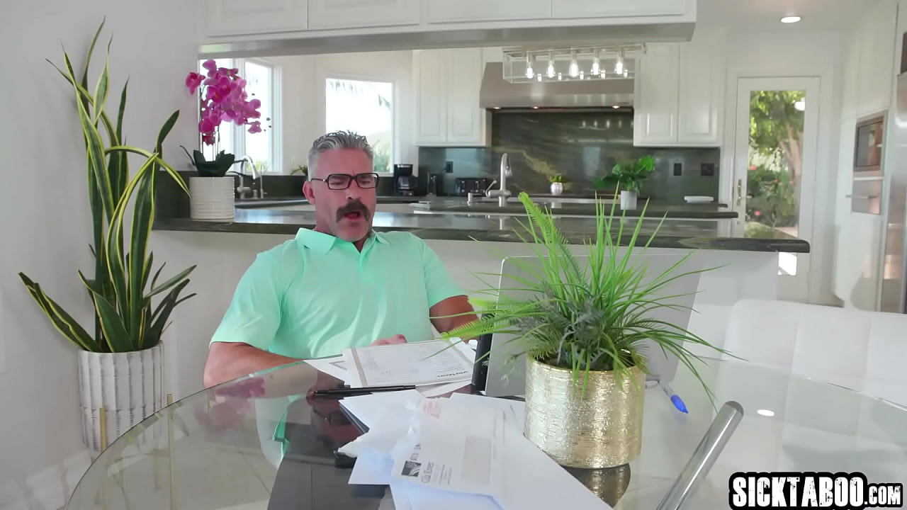 Busty teen Lilith Grace masturbated and called her stepdad to help her so horny babe enjoyed hardcore pussy fucking