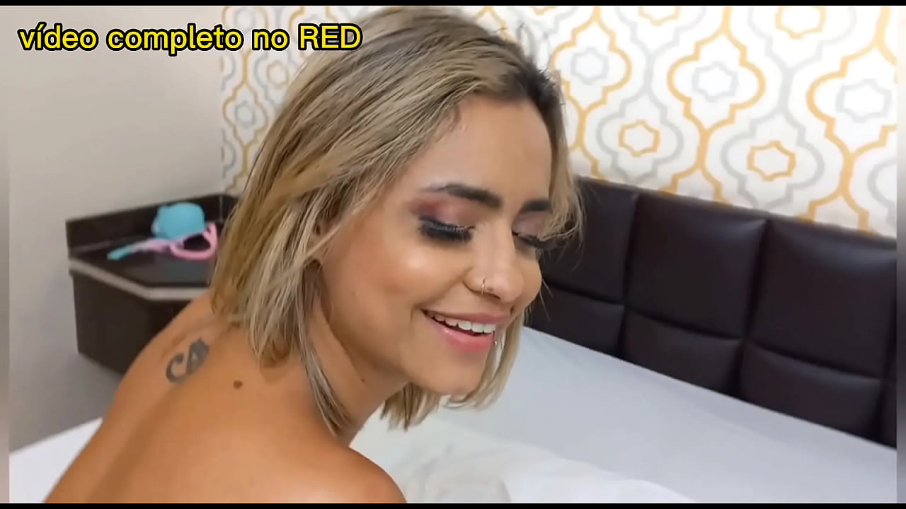 Izabela Pimenta arrasa com muita putaria com 3 cornos em um dia s&oacute;