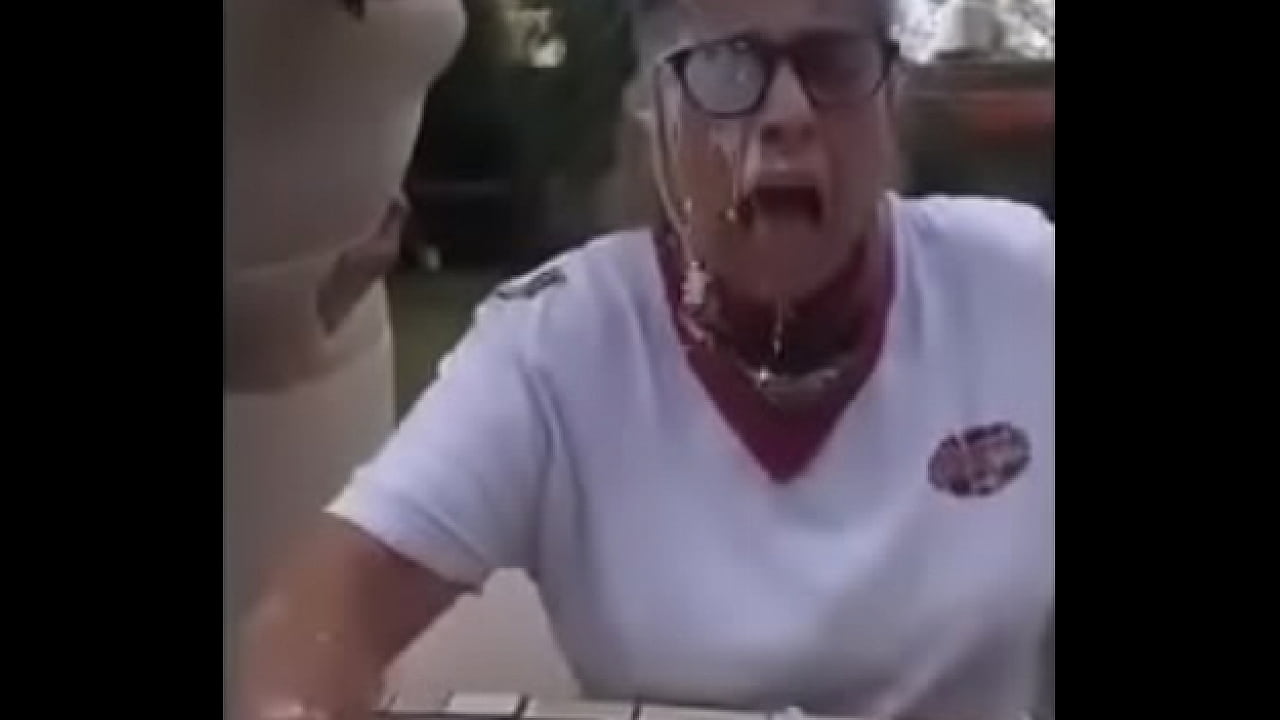 Jugando a ser nepe gigante con la se&ntilde;ora