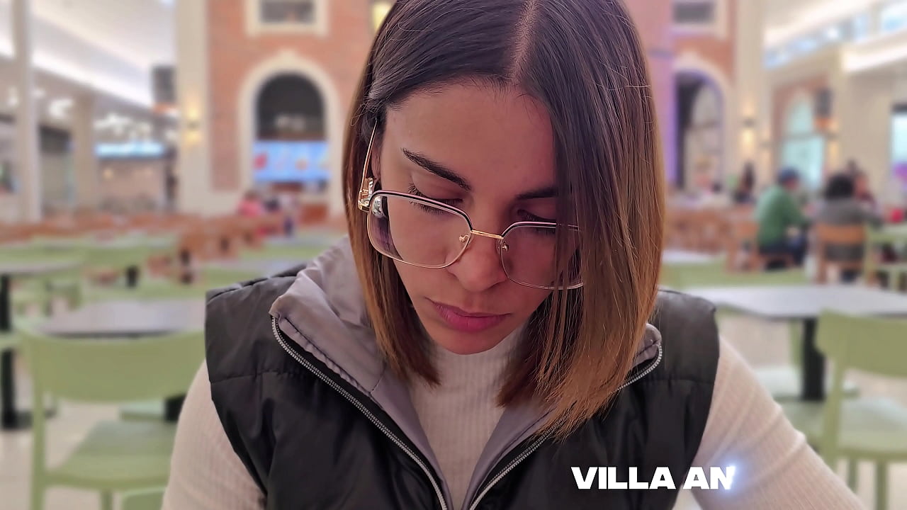 Conquisto en el SHOPPING a mi HERMANASTRA, y se la METO en la CAMA de nuestros VIEJOS