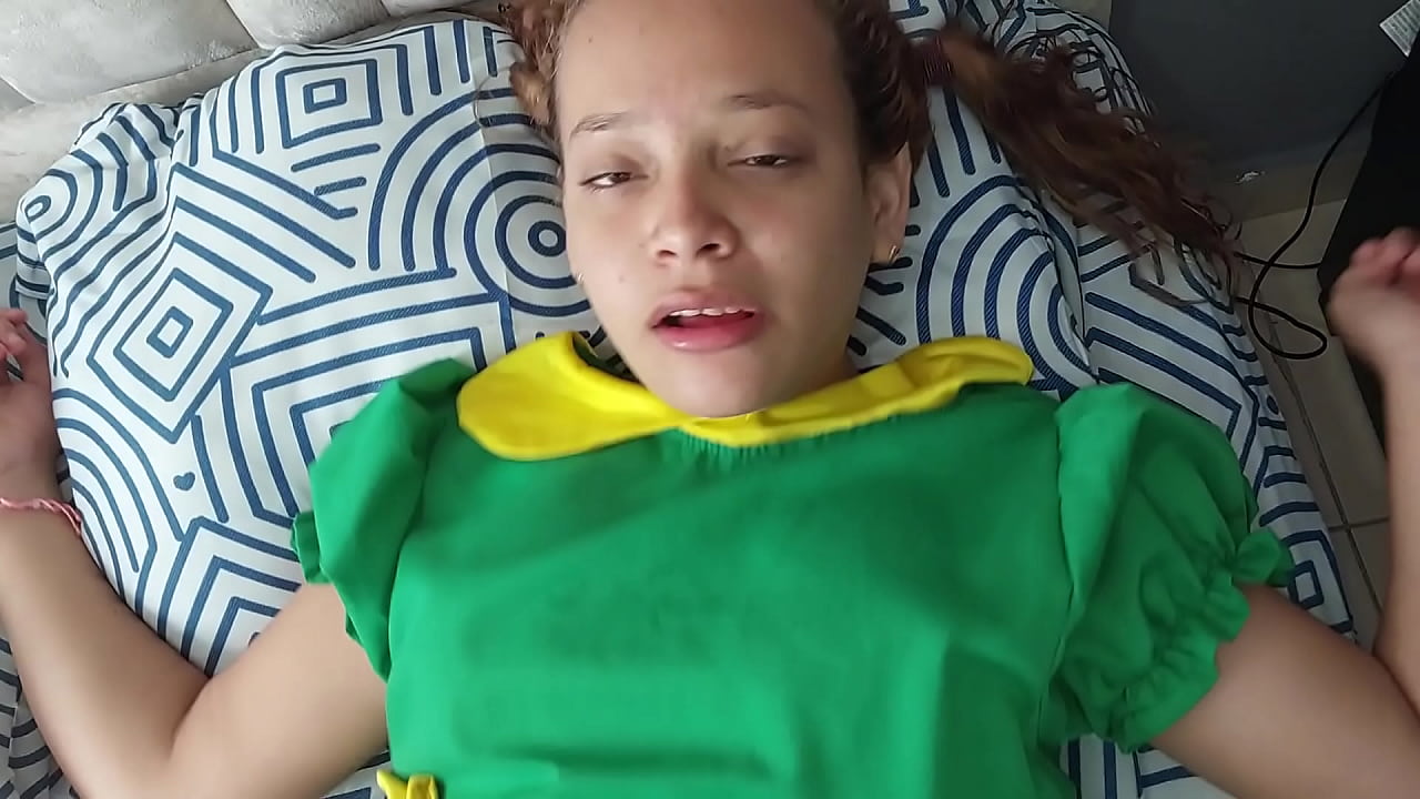 A hot Chilindrina sucks my cock really well, I fuck her pussy until I leave my cum in her ass