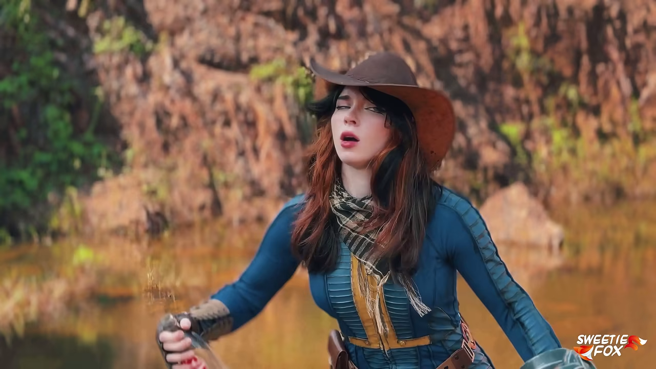 New Fallout Cosplay Porn Sweetie Fox - Sucked And Fucked For A Sip Of Water With A Stranger