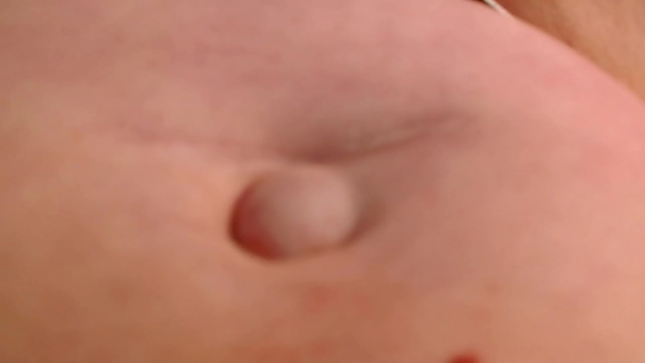 1230 Sexy PAWG shows off her belly button on camera- no nudity