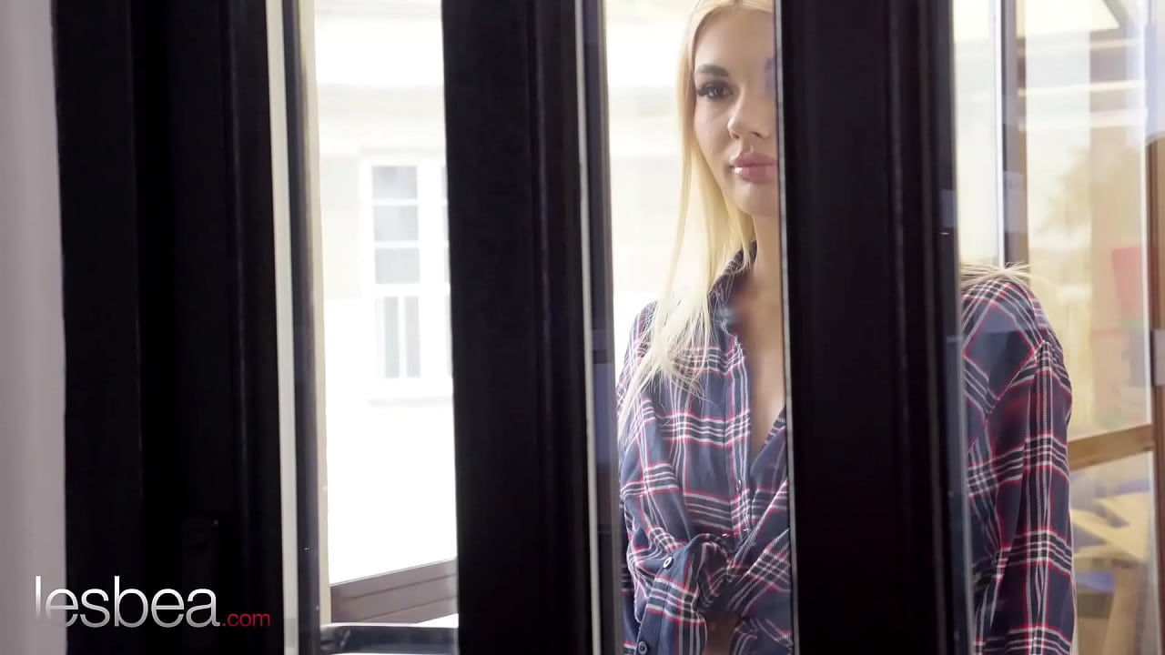 Lesbea Skinny blonde Luna Wolf and Czech babe 69 pussy eating and tribbing