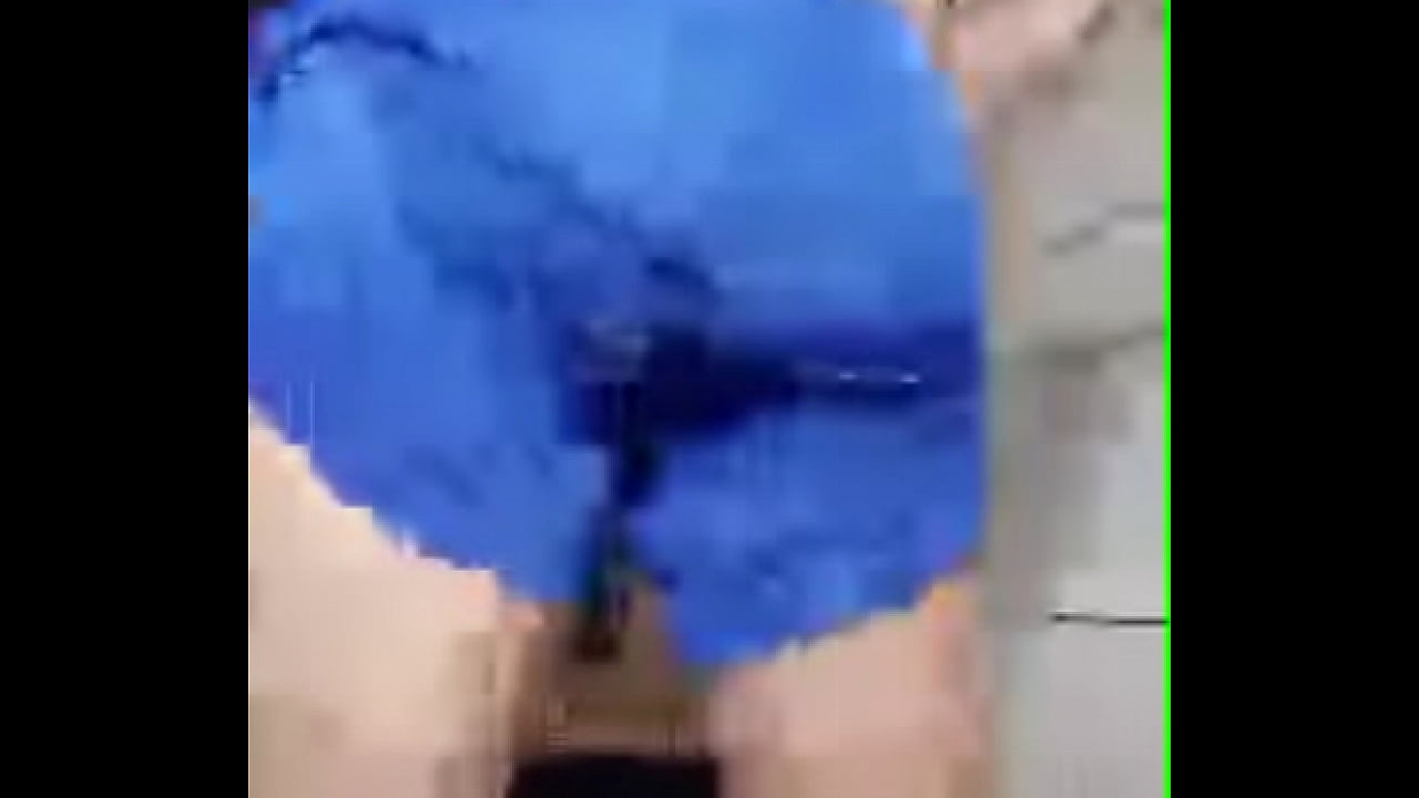 Gay porno  chico gay ense&ntilde;a el culo