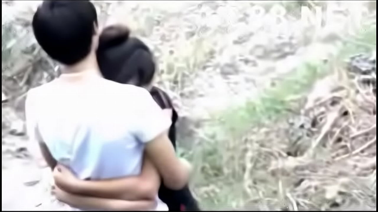 Quay l&eacute;n c&aacute;&ordm;&middot;p &Auml;&lsquo;&ocirc;i h&ocirc;n nhau s&aacute;&raquo; so&aacute;&ordm;&iexcl;n v&ugrave;ng k&iacute;n ngo&agrave;i &Auml;&lsquo;&AElig;&deg;