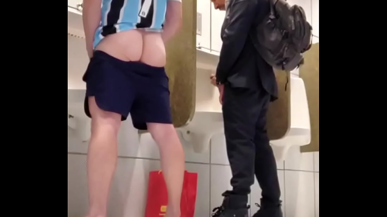 SEGURAN&Ccedil;A FUDEU O NOVINHO DOTADO NO BANHEIR&Atilde;O DO SHOPPING EM FLORIAN&Oacute;POLIS