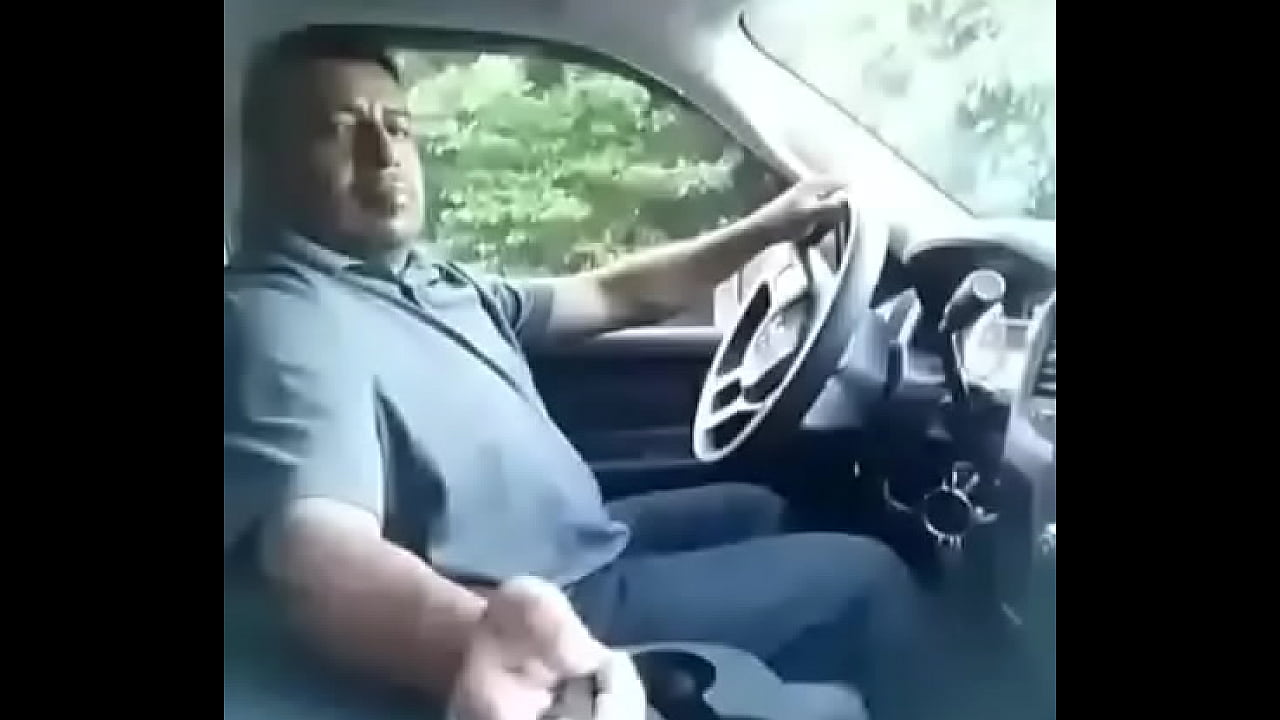 Hetero manda video masturb&aacute;ndose 2 parte 2