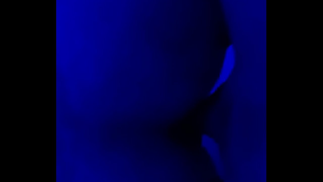 mindblowing chick soaks my body