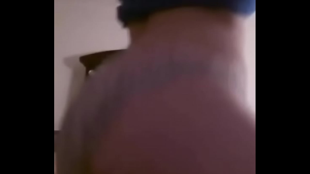 Sorority twerking her panties