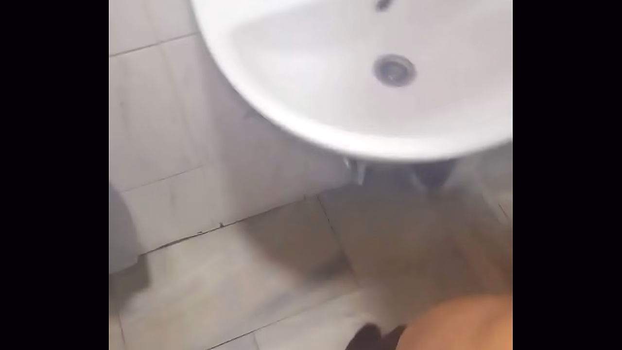 HORNY COUPLE HAS RISKY SEX IN A PUBLIC TOILET