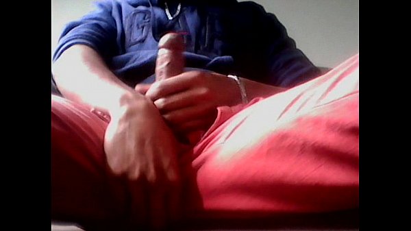 S&oacute;lo en casa y una buena paja.