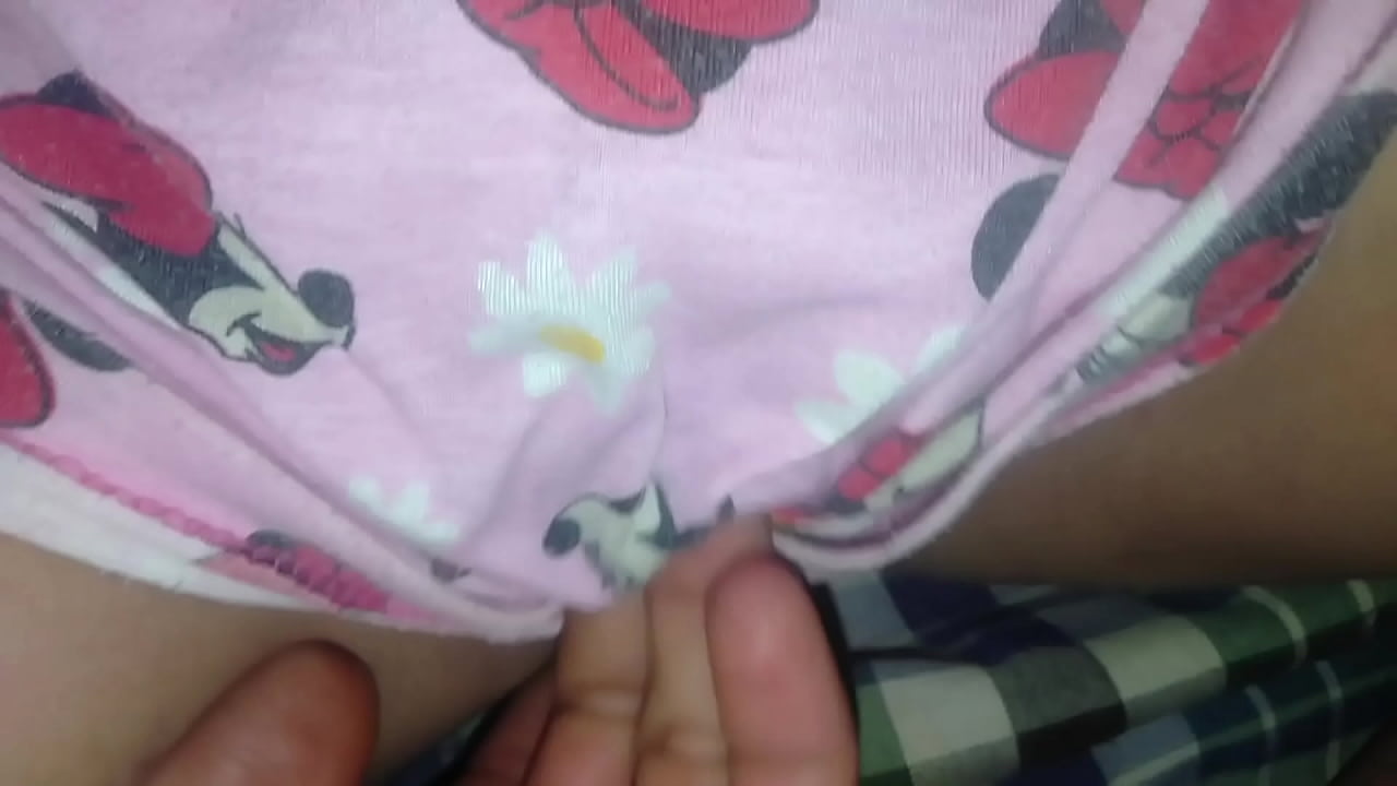 เปิดซิงหีสาวบริสุทธิ์แตดขาวหีใหญ่น่าเลียน่าเย็ด