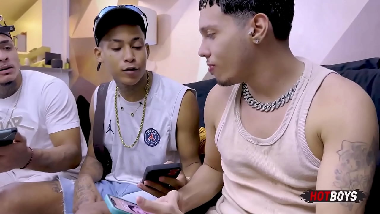 Online e roteando Novinho do Vapo e Mlk Edu sempre aparecem na casa do Prince pra usar um wifi, assistir uma metefli ...