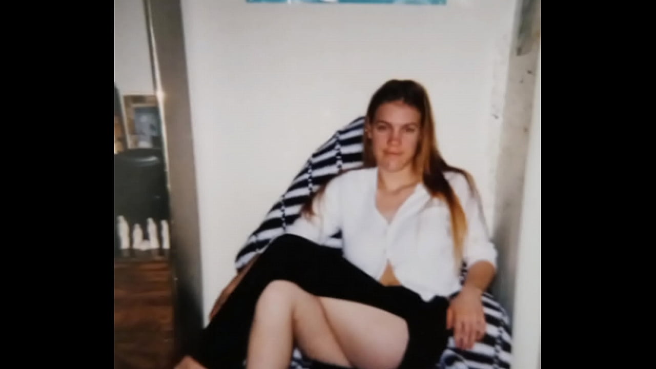 hot chick flashing in pictures