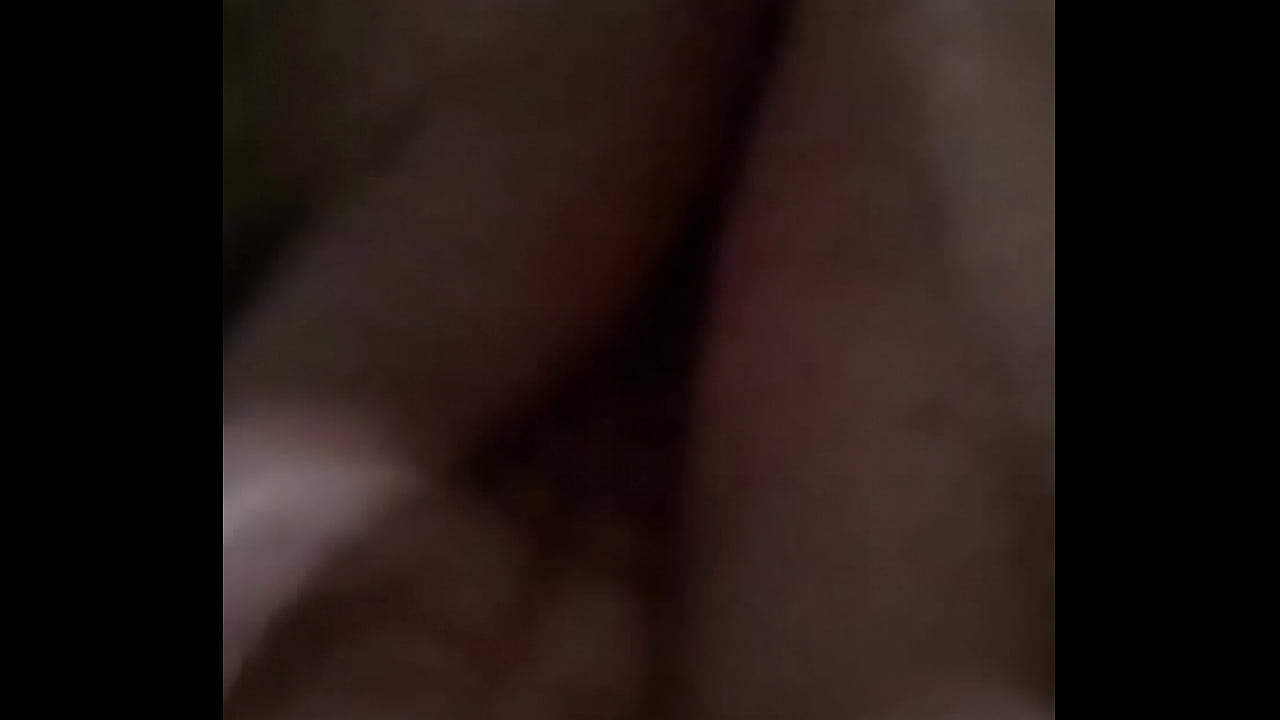 acariciandome solita necesito una lemgua que me ayude para venirme