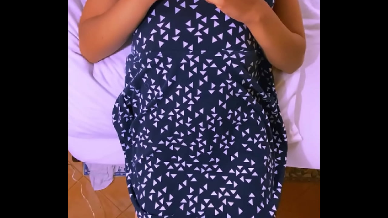 El infiel invit&oacute; a la estudiante a su sala, y terminaron en algo m&aacute;s que caricias.