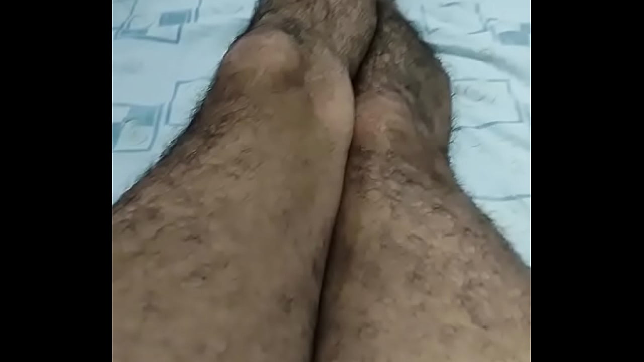 Deliciosa travesti desnuda, en lencer&iacute;a negra medias y pantimedias y zapatillas ️️️️