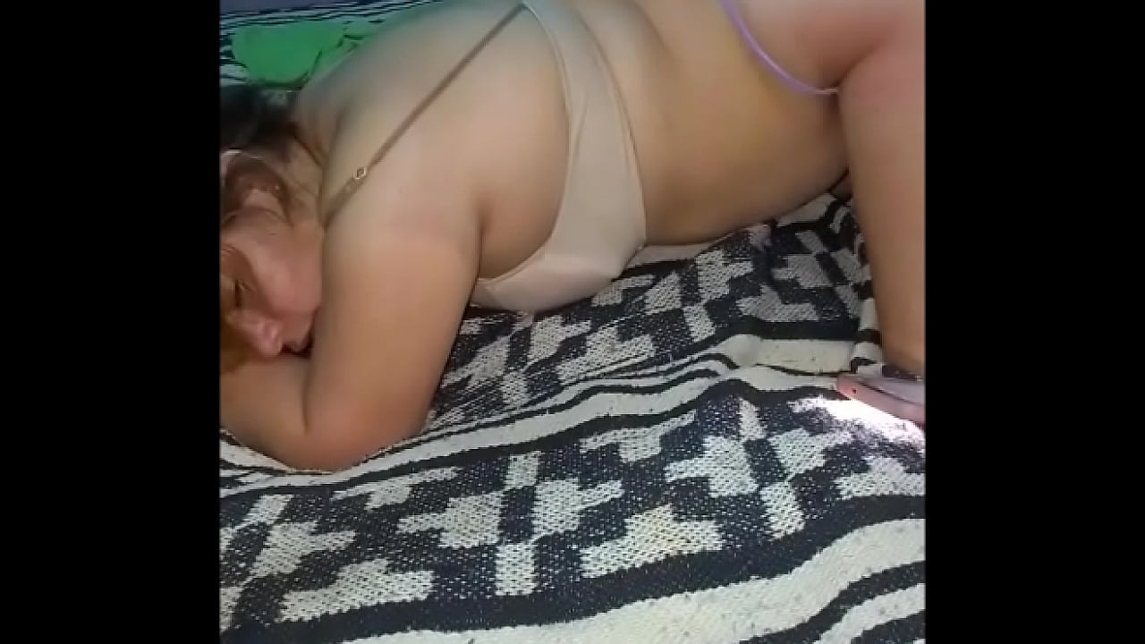 Sexo en cuatro en el colchon mientras nos ven por camara web